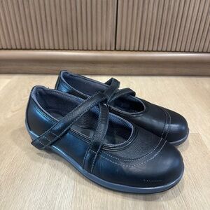 Orthofeet Women's Black Leather Mary Jane's Size 8.5 wide